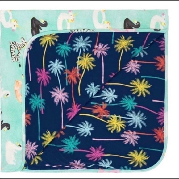 Posh Peanut Bamboo Lenny Patoo Bamboo Blanket Po Party Float Beach Unicorn swan - Picture 1 of 2
